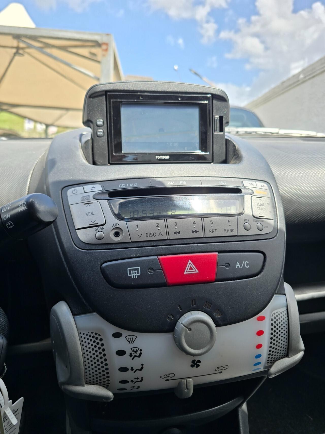 Toyota Aygo 1.0 12V VVT-i 5 porte Lounge Connect