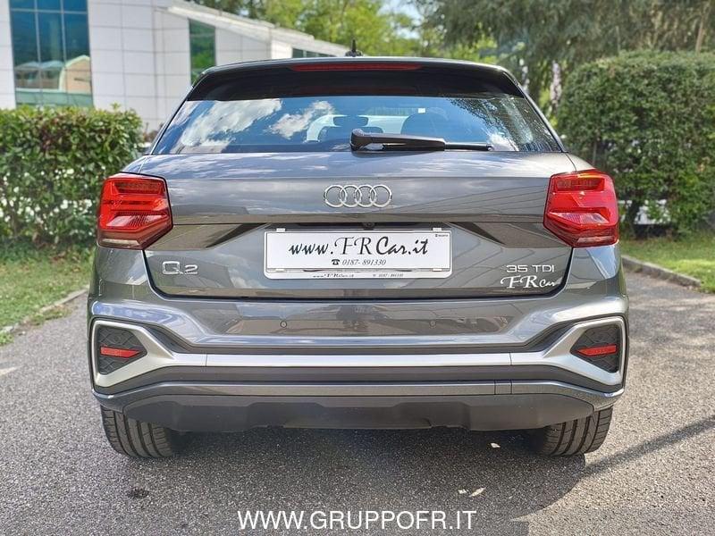 Audi Q2 35 TDI S tronic Identity Black