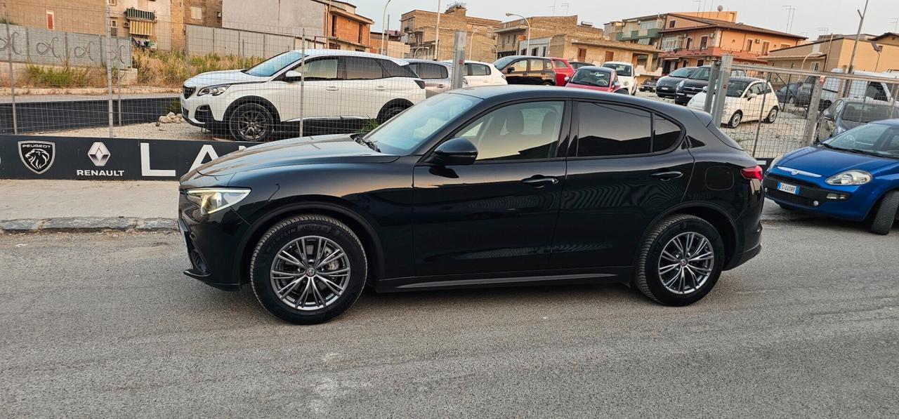 Alfa Romeo Stelvio 2.2 Turbodiesel 160 CV AT8 RWD Sport-Tech