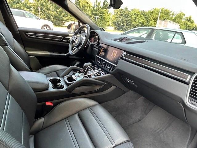 Porsche Cayenne Coupé 3.0 V6 E-Hybrid Platinum Edition