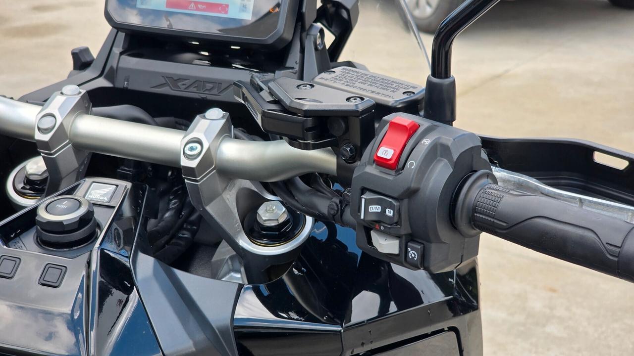 Honda X-ADV 750 ANNO 2025 5.000KM GARANZIA UFFICIALE