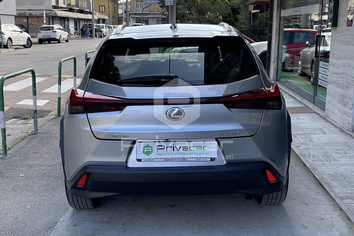 LEXUS UX Hybrid Urban