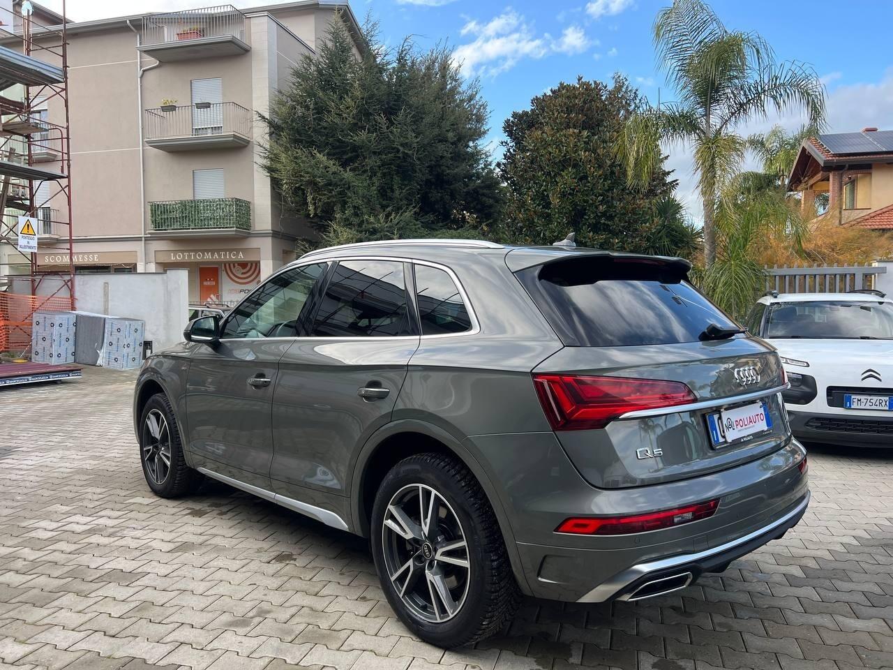 Q5 2.0 tdi mhev Identity Black quattro s-tronic