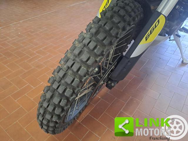 APRILIA Tuareg 660 .