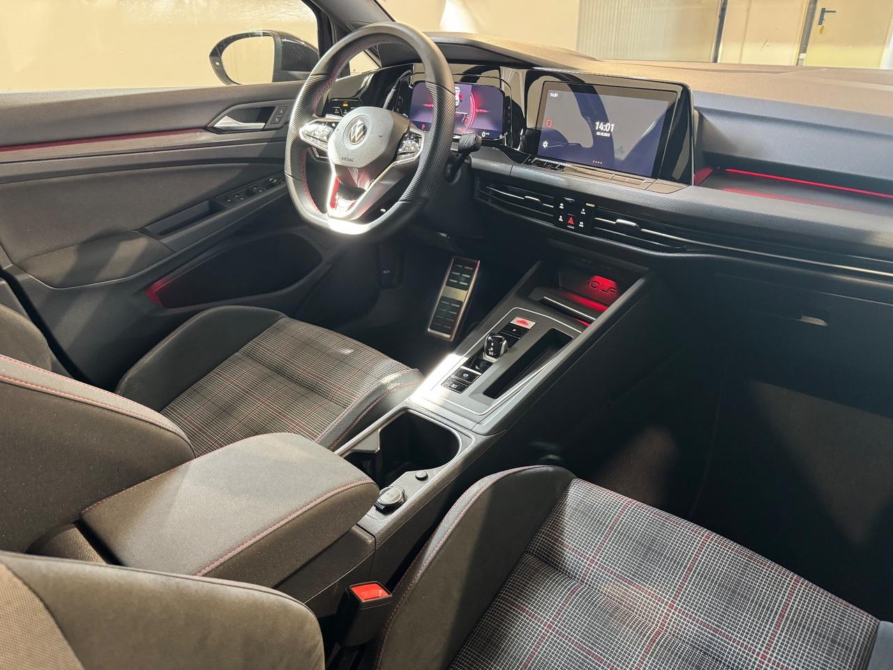 Volkswagen Golf GTI 2.0 TSI