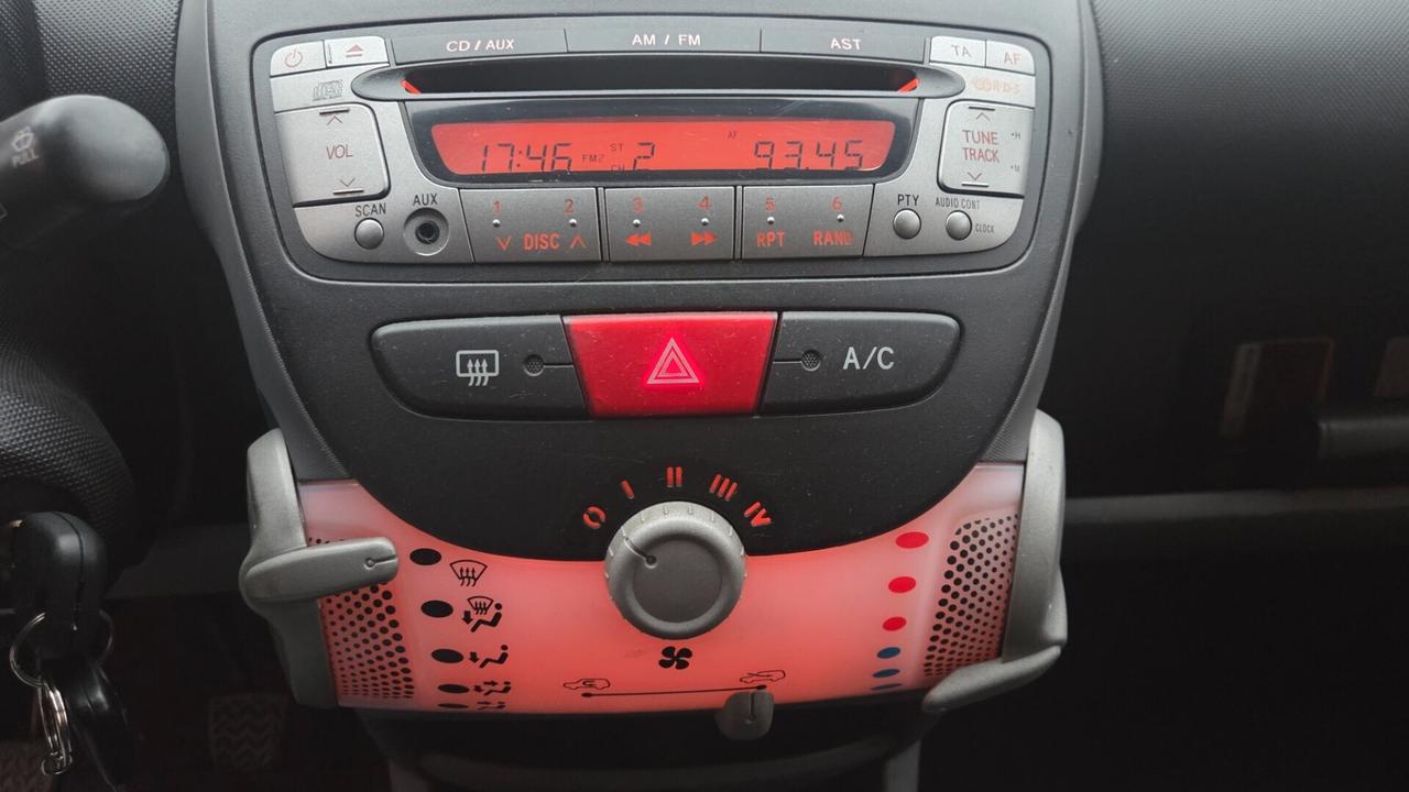 Toyota Aygo 1.0 12V VVT-i 5 porte Sol Connect