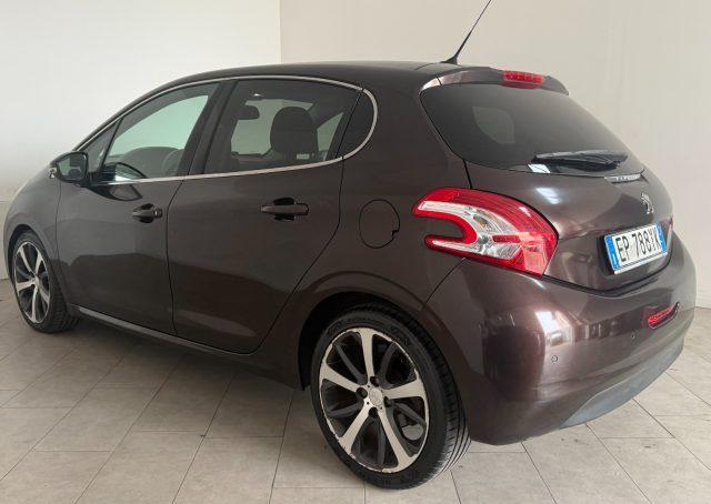 PEUGEOT 208 1.6 VTi 120CV 5p. Allure