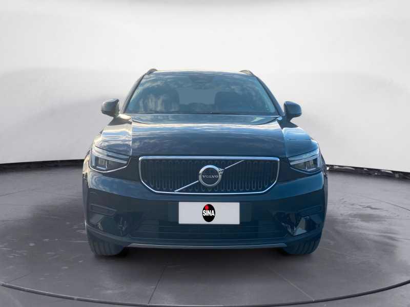 VOLVO XC40 2.0 b3 EssenTiaL AuTo