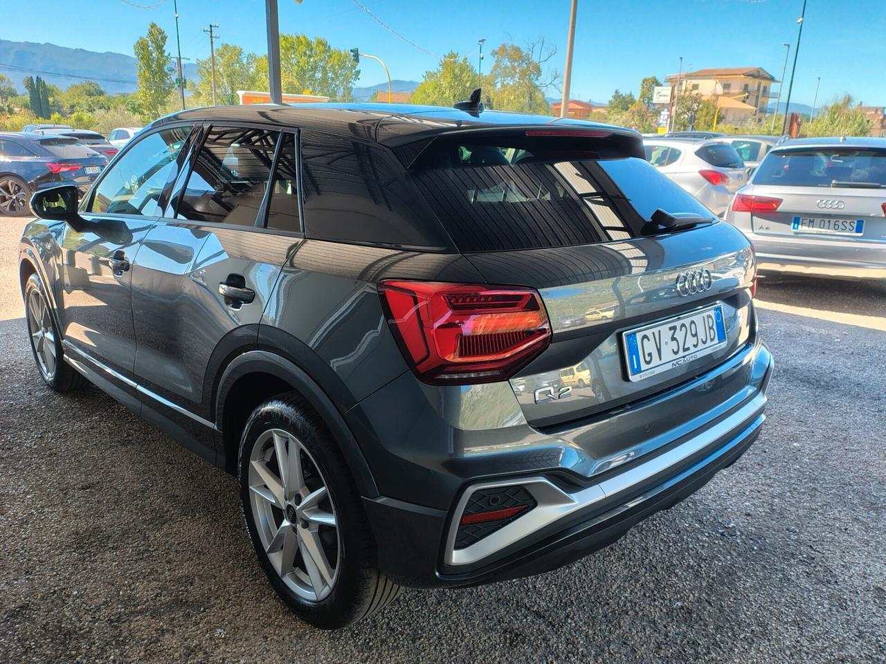 Audi Q2 35 TDI S tronic Identity Black