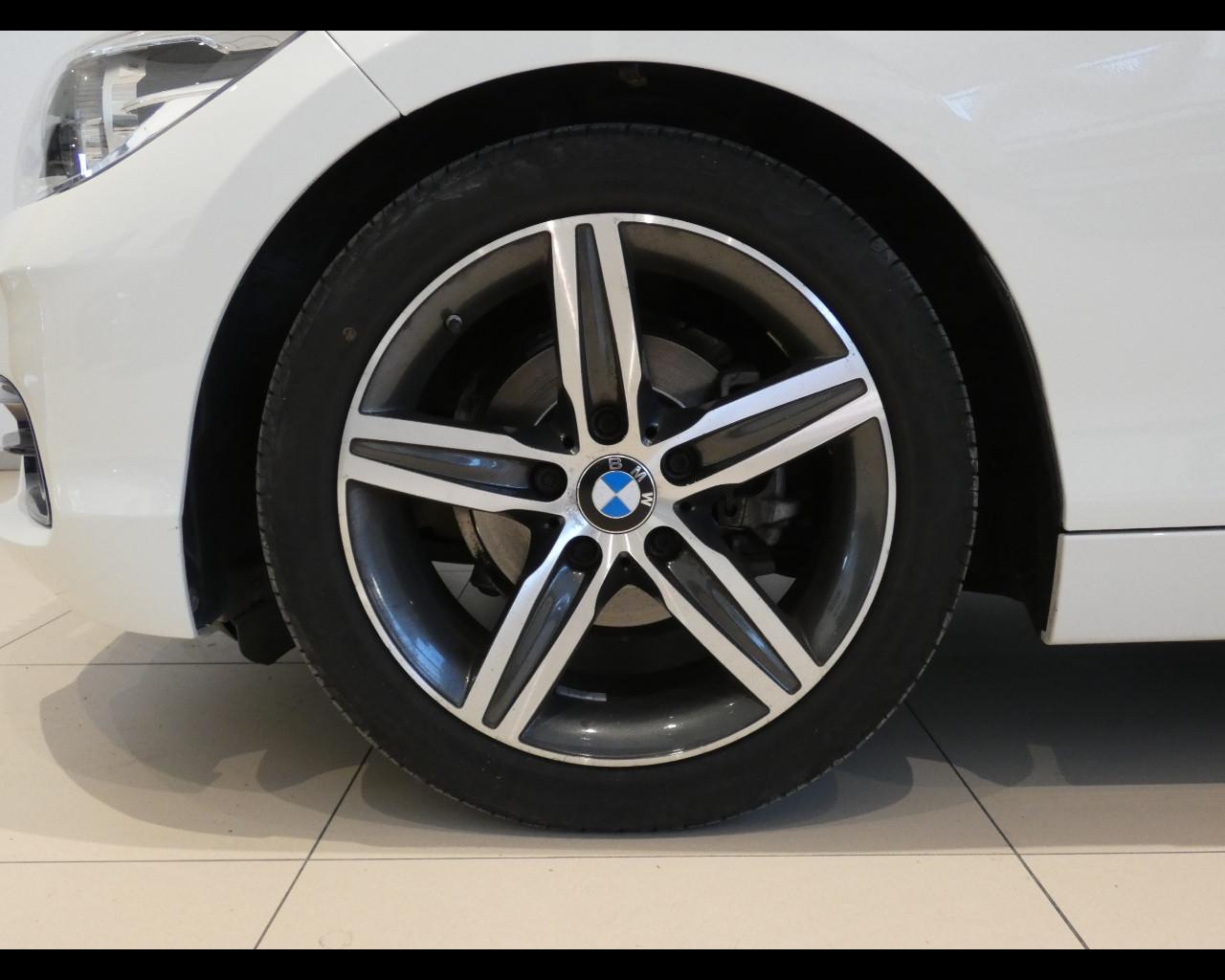 BMW Serie 1 (F20) - 116d 5p. Sport