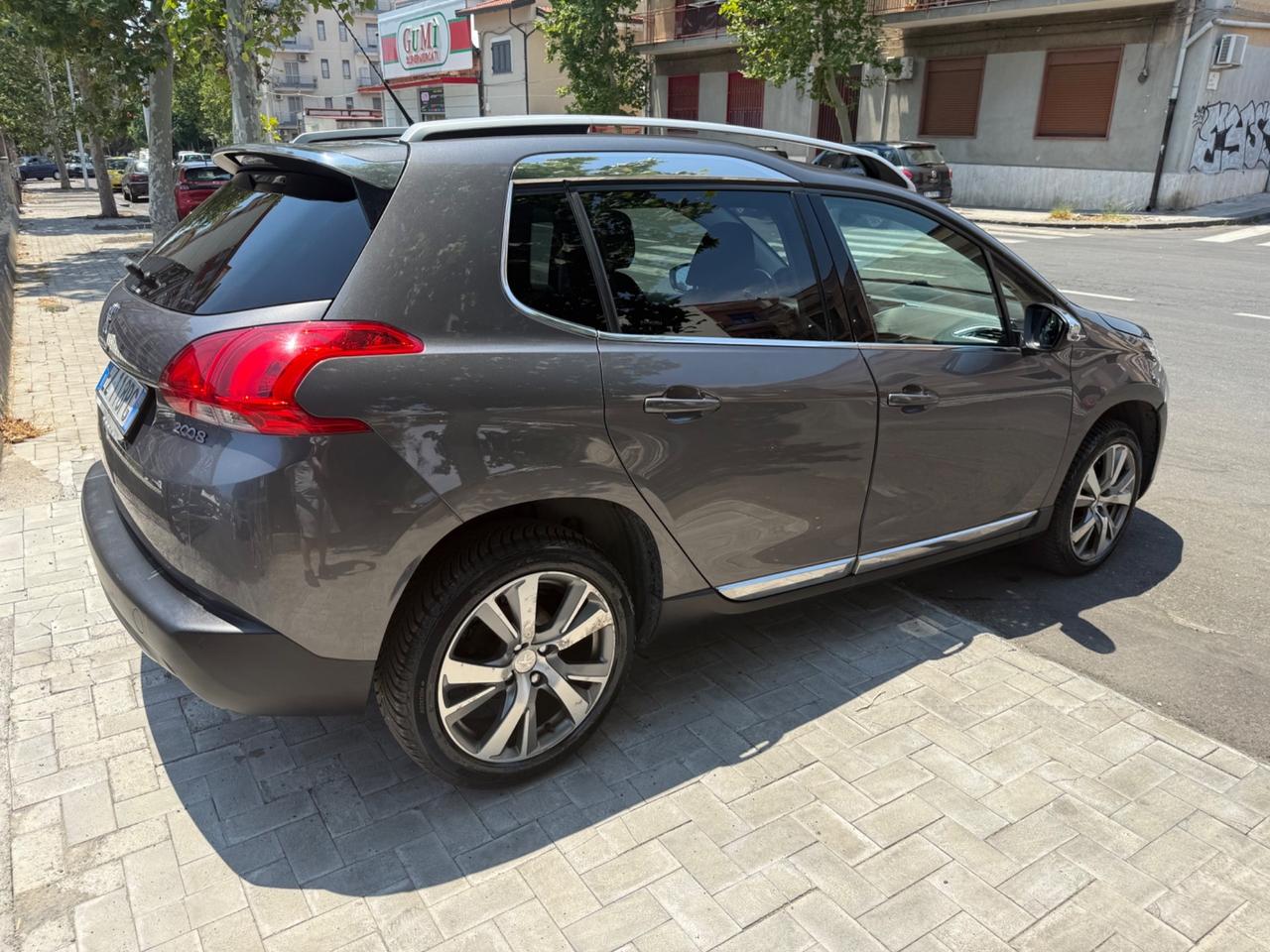 Peugeot 2008 BlueHDi 120 S&S Black Matt