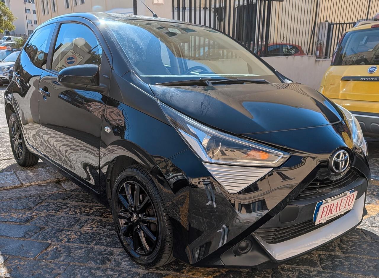 Toyota Aygo Connect 1.0 VVT-i 72 CV 5 porte x-clusiv