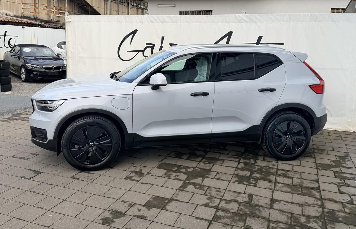Volvo XC40 T4 Recharge Plug-in Hybrid BLACK Inscription Expression