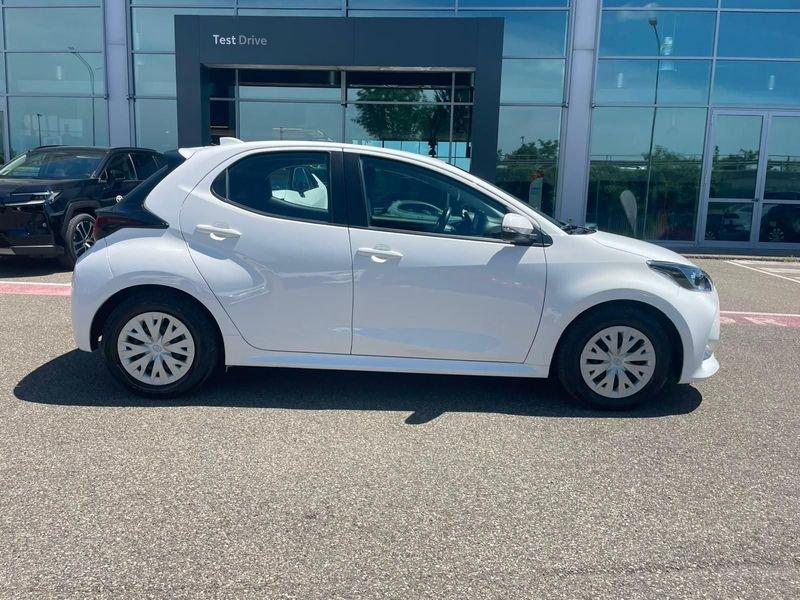 Toyota Yaris Hybrid Active MY22 IVA ESPOSTA COMPRESA