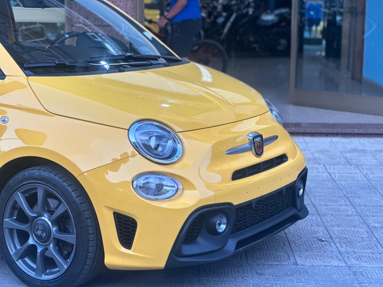 Abarth 595 tua a 239 Euro al mese senza anticipo