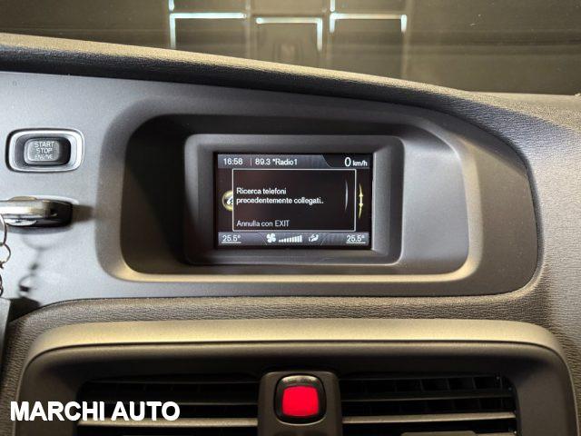 VOLVO V40 T2 Plus