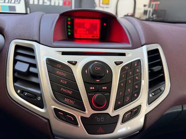 Ford Fiesta 5p 1.2 16v Titanium 82cv --SOLO 84.000KM--