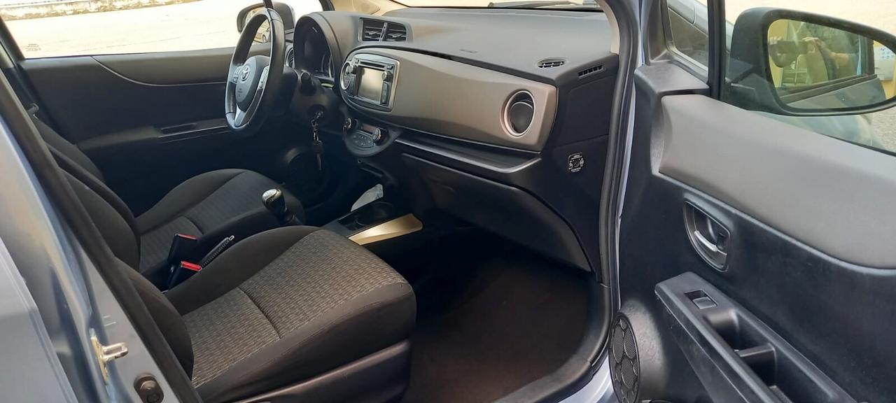 Toyota Yaris Benzina cc. 1.000 Mod. VVT- Active 5 Porte 5 Posti Utilizzabile anche per i Neopatentati.