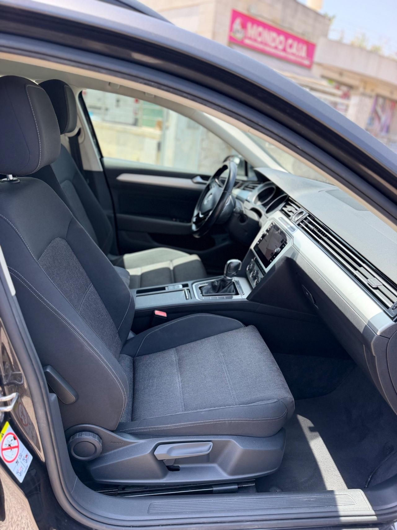 Volkswagen Passat Variant 1.6 TDI SCR DSG Business BMT