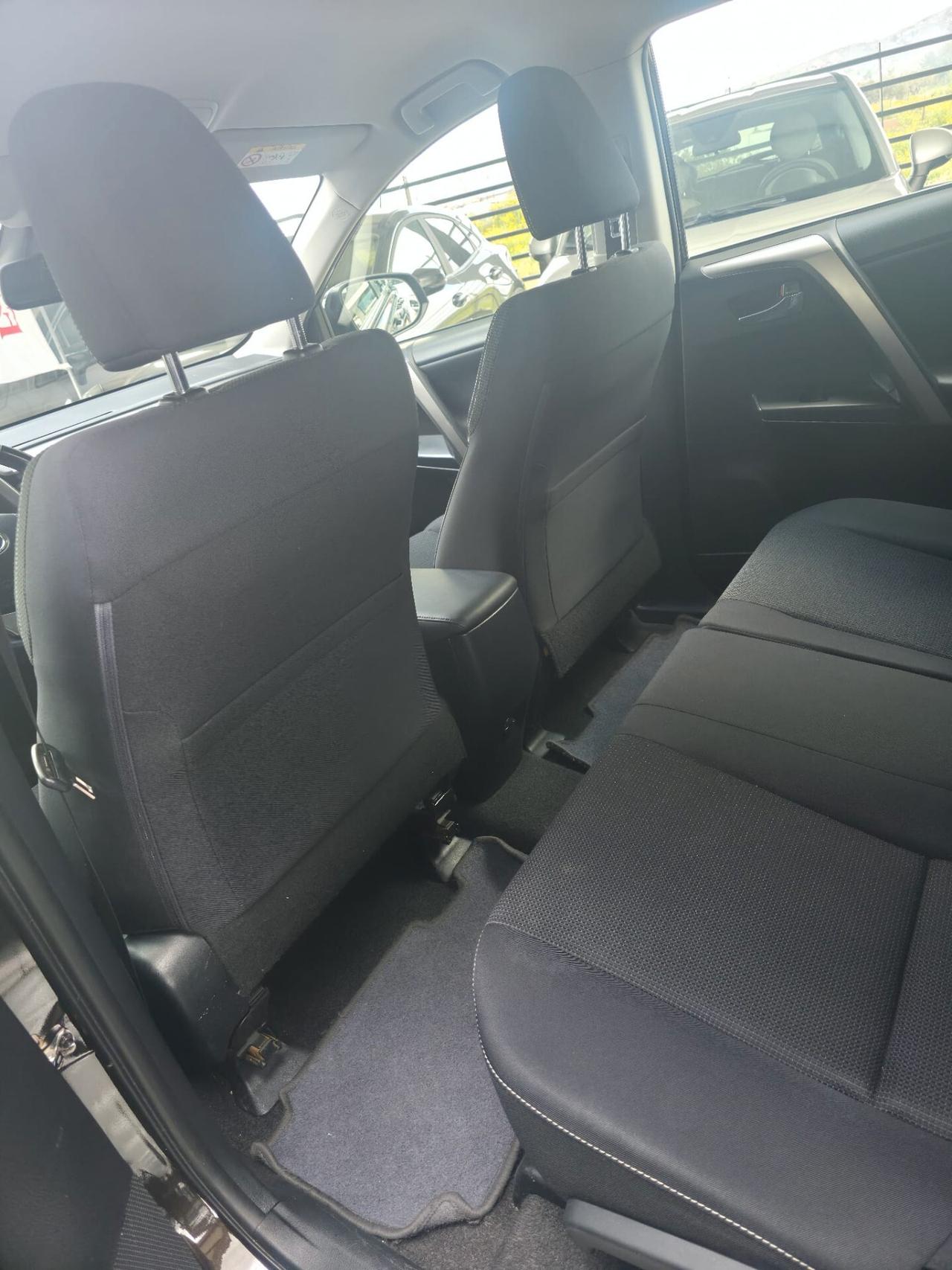 Toyota RAV 4 RAV4 2.0 D-4D 2WD Business