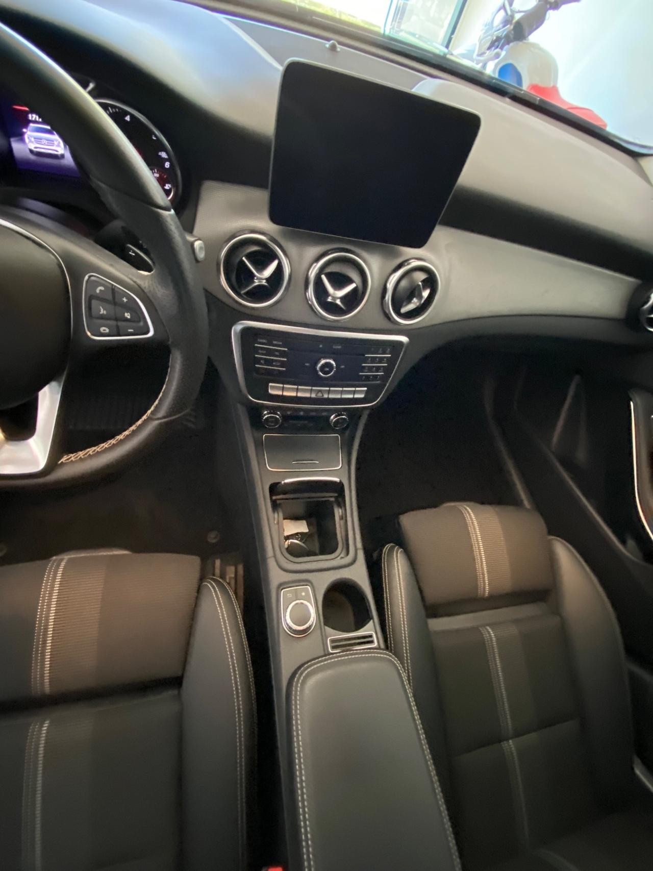 Mercedes-benz GLA 200 d Sport