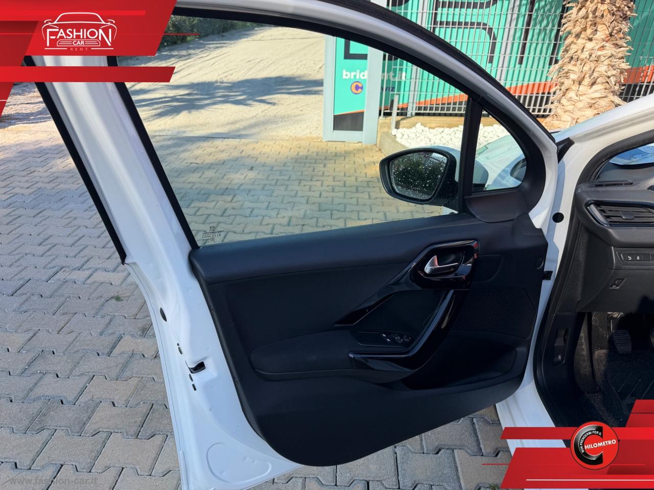 PEUGEOT 208 1.4 HDi 68 CV 5p. Business