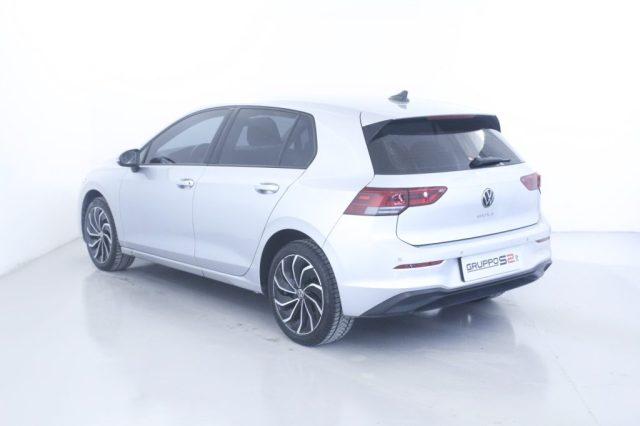 VOLKSWAGEN Golf 2.0 TDI DSG SCR Life Cerchi 17''/Vetri oscurati