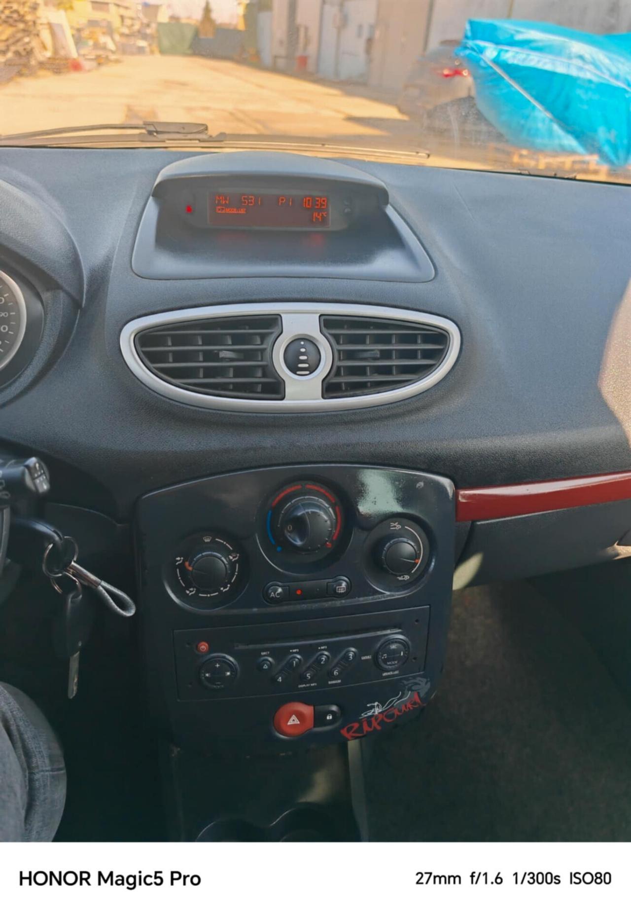 Renault Clio 1.2 16V 5 porte Dynamique