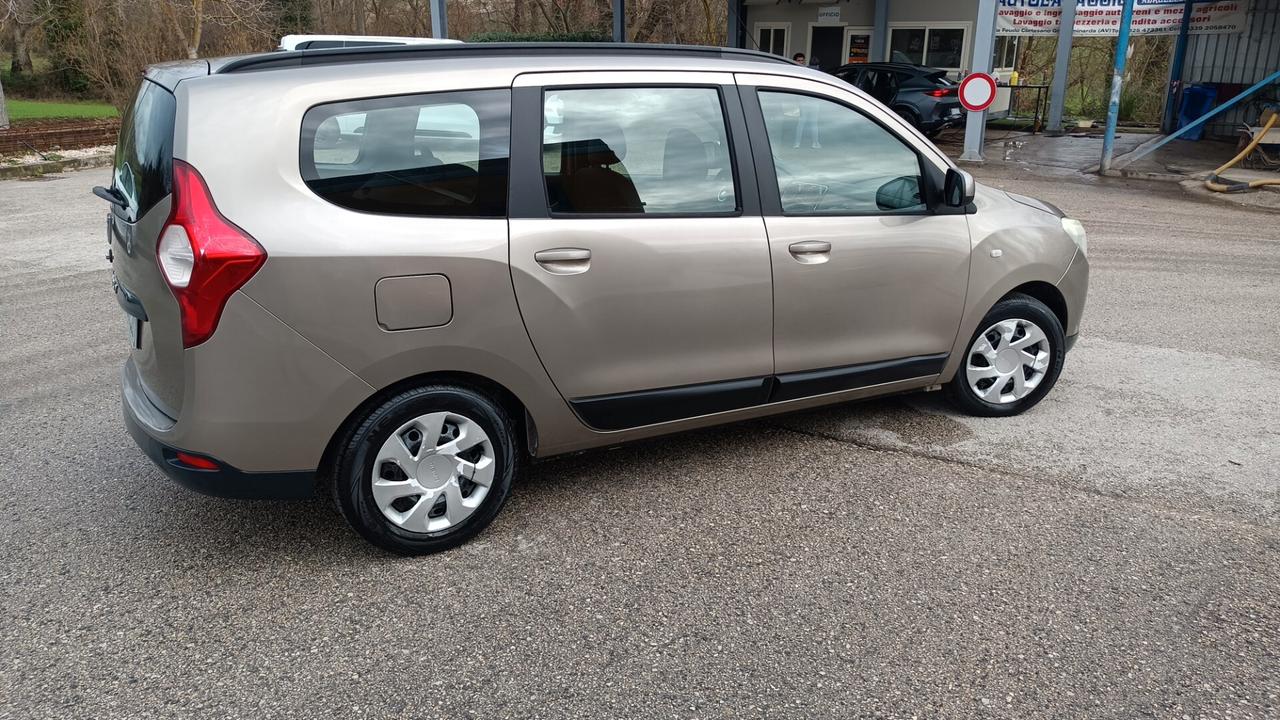 Dacia Lodgy 1.6 benzina/metano km 142.500 pari al nuovo