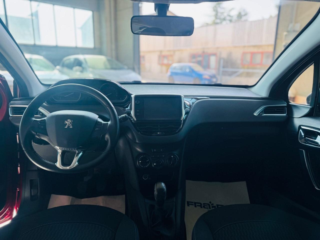 Peugeot 208 PureTech 82 5 porte Allure