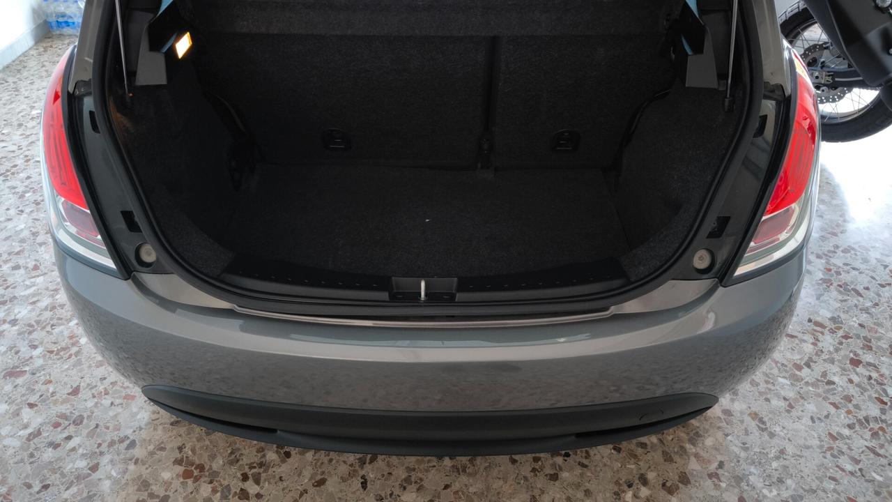 Lancia Ypsilon 1.2 69 CV 5 porte S&S Silver