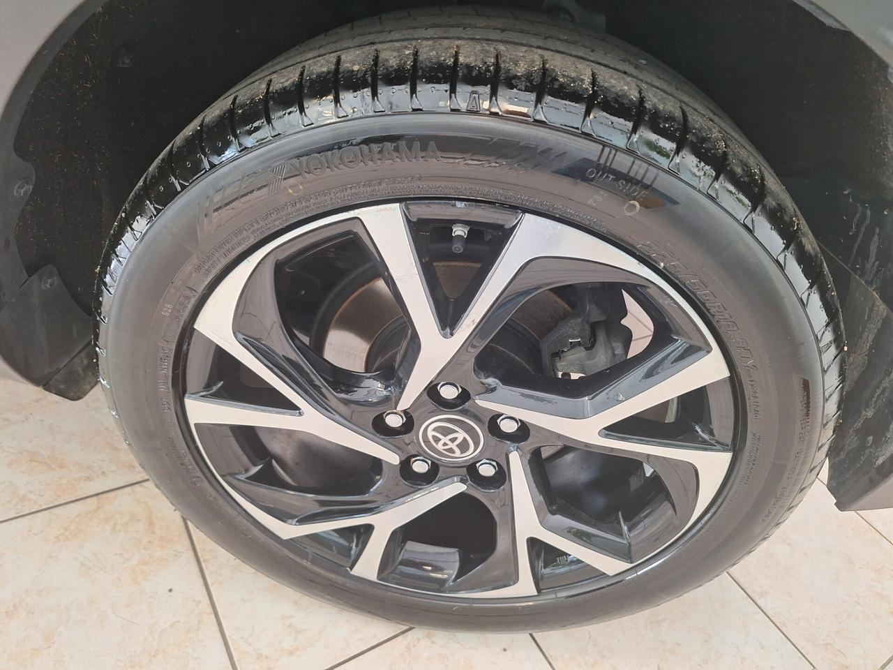 Toyota C-HR 1.8 Hybrid E-CVT Trend
