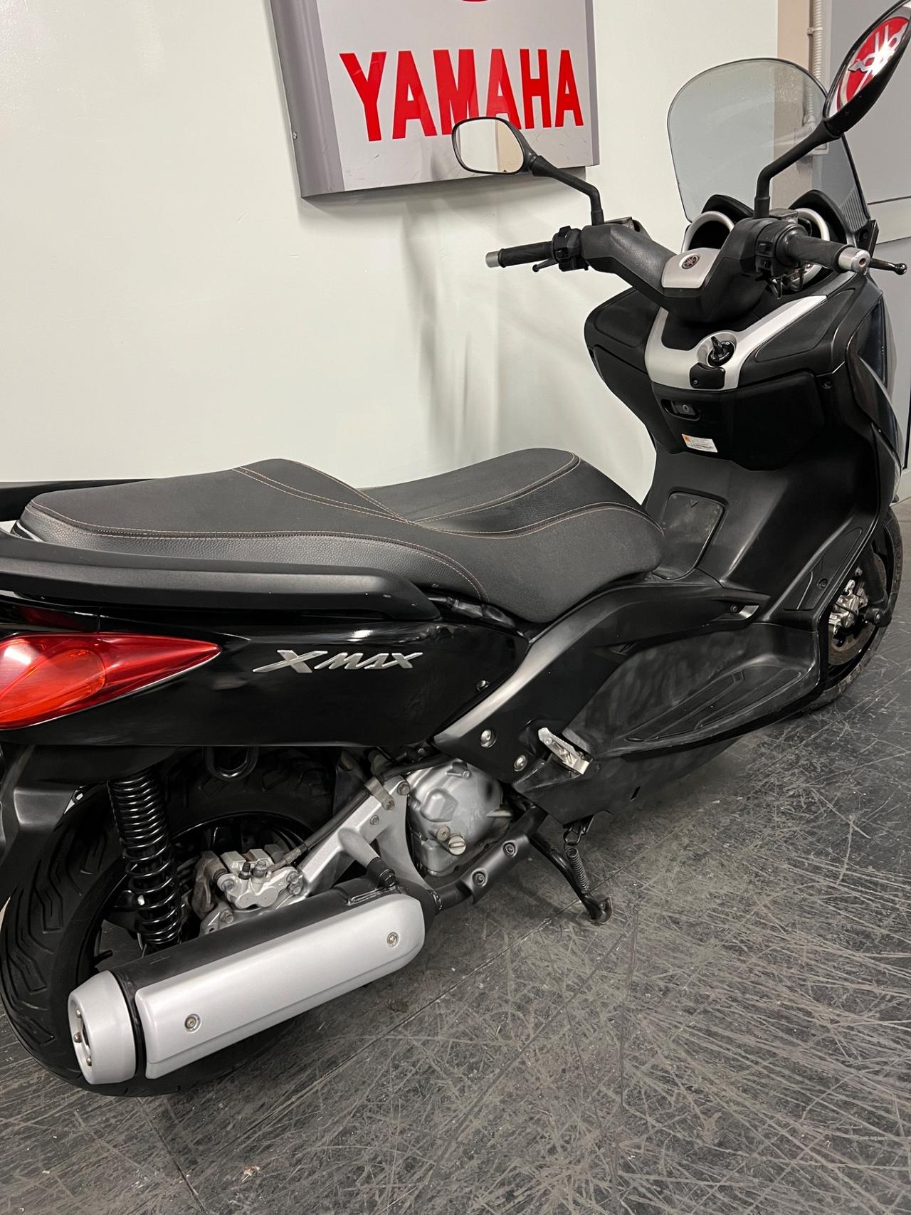 Yamaha X-Max 250