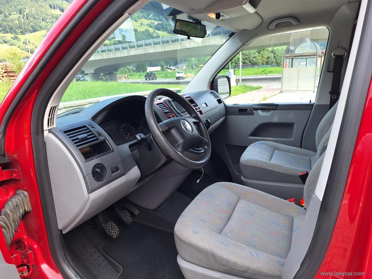 T5 Transporter 2.5 TDI 130CV 8 POSTI GANCIO TRAINO