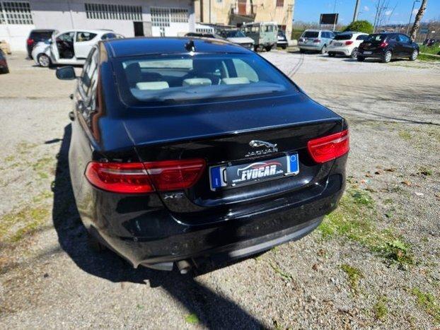 Jaguar XE '2017 euro6 motore da rivedere