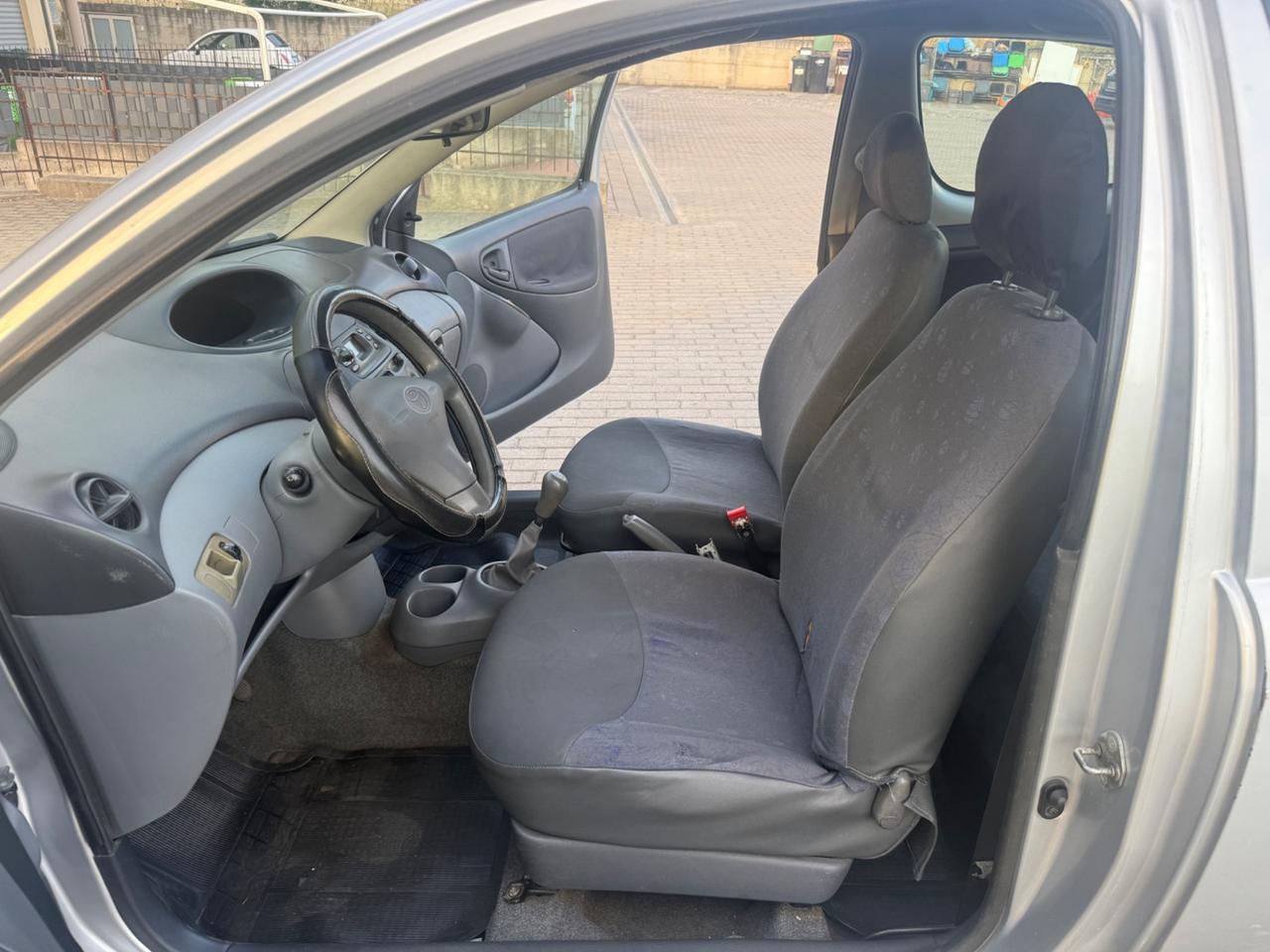 Toyota Yaris 1.0i 16V cat 3 porte