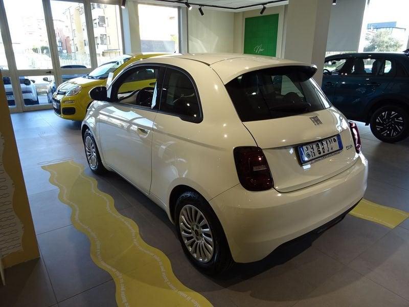 FIAT 500 500e Berlina 42 kWh