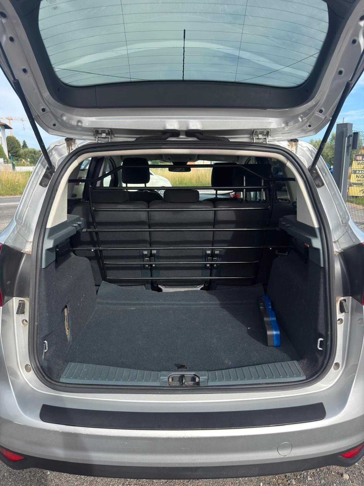 Ford C-Max 1.6 TDCi 115CV Titanium autocarro