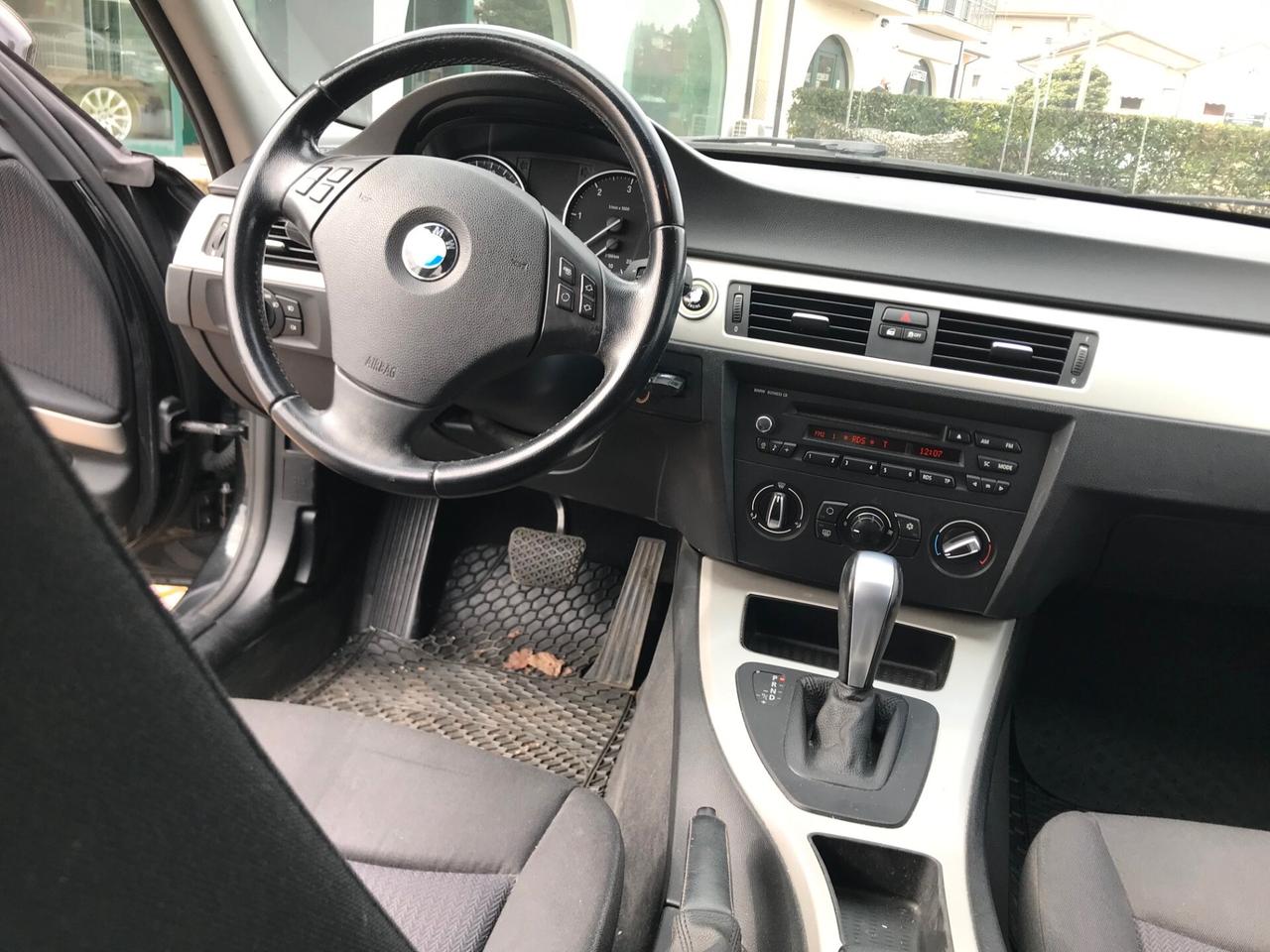 BMW 318d Touring 2.0 Eletta Automatica Neopatentati