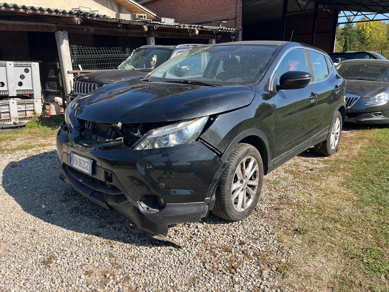 Nissan Qashqai 1.6 dCi AUTOMATICO INCIDENTATO