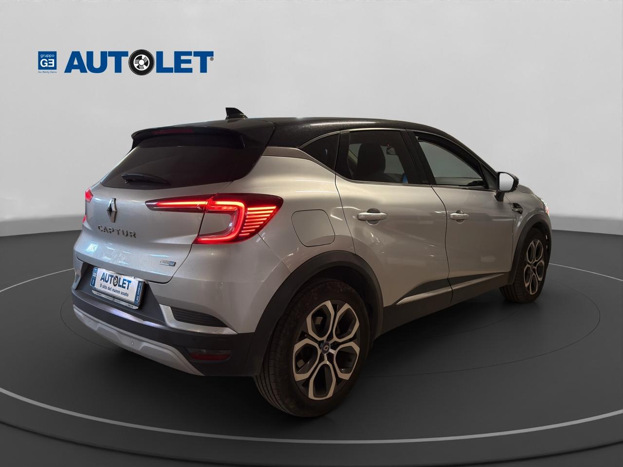 Renault Captur Plug-in Hybrid E-Tech 160 CV Initiale Paris