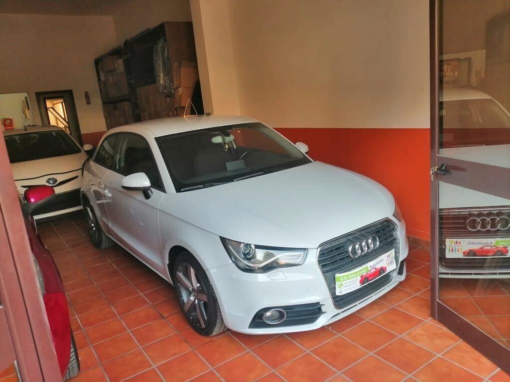 AUDI A1 1.6 TDI 90CV AMBITION 2013 BI-XENON