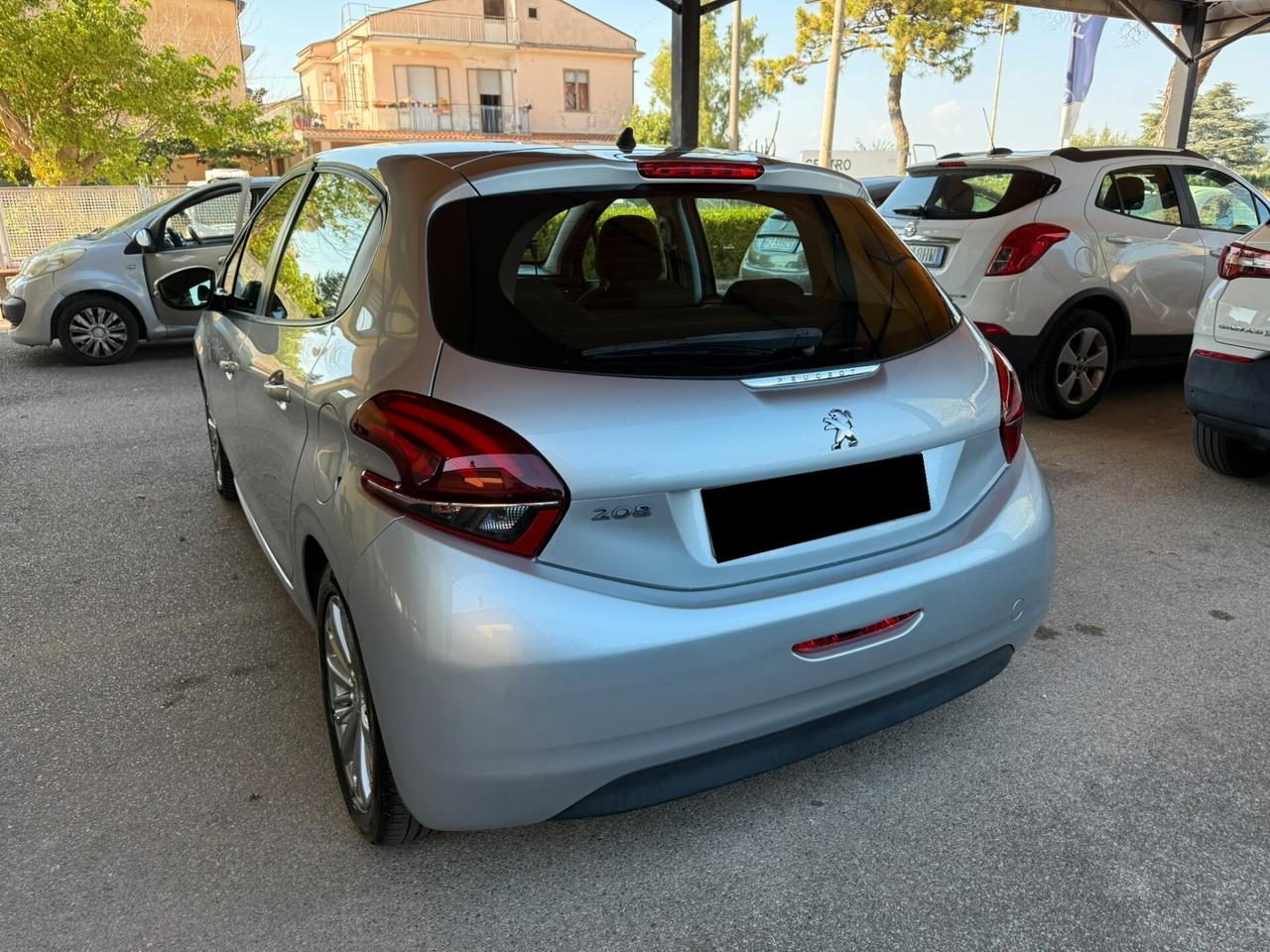 Peugeot 208 PureTech 82 5 porte Allure
