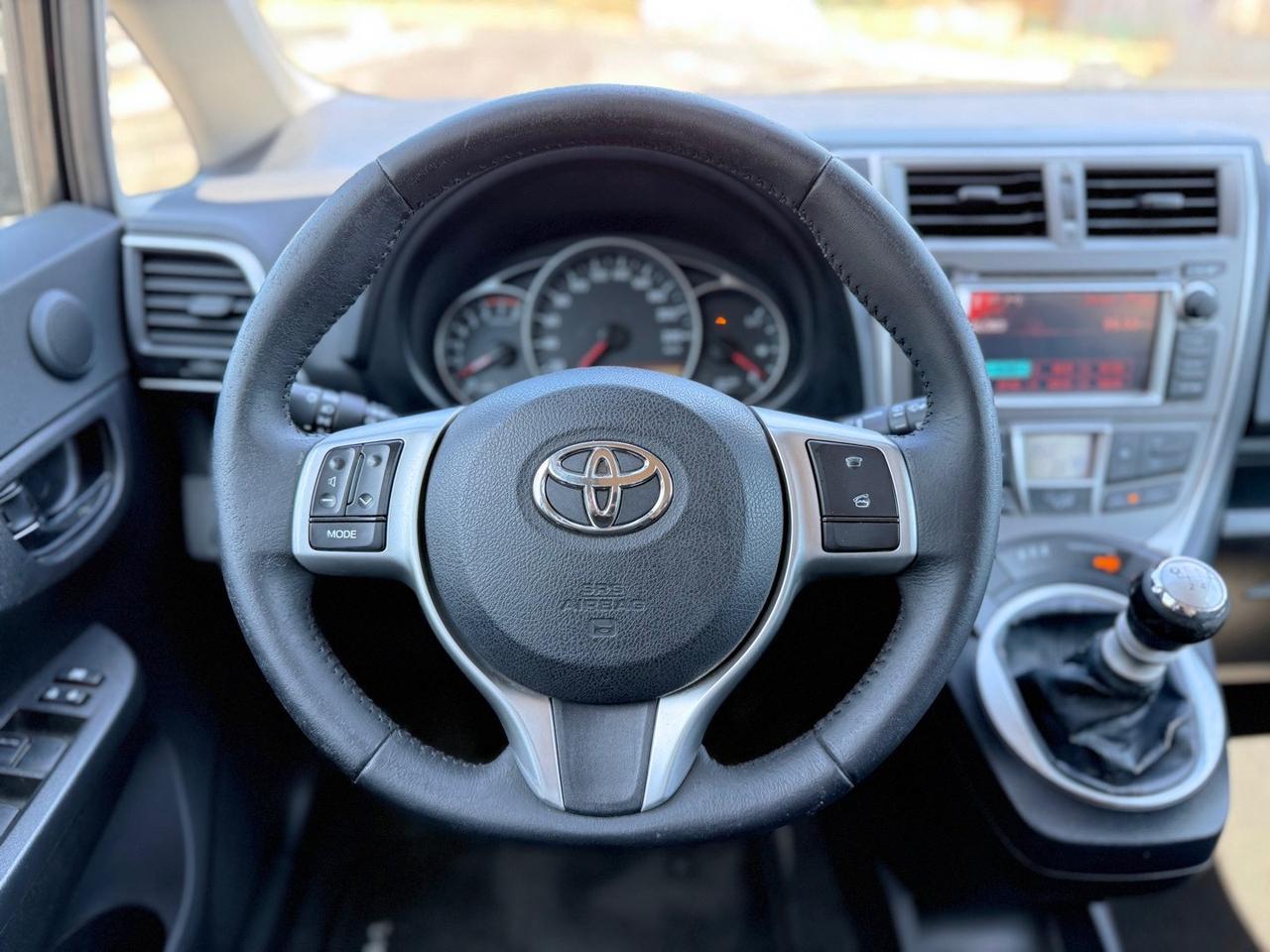 Toyota Verso-S 1.3 benzina 100cv neopatentati - 2011