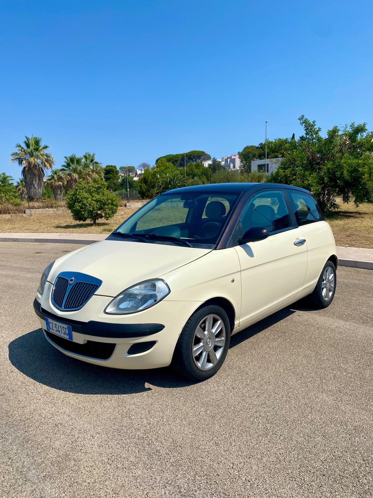 Lancia Ypsilon 1.3 MJT 70cv Automatico