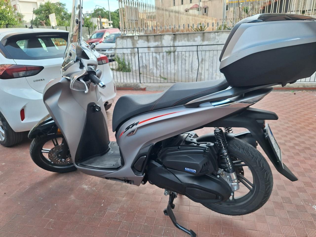 Honda SH 350 SPORT