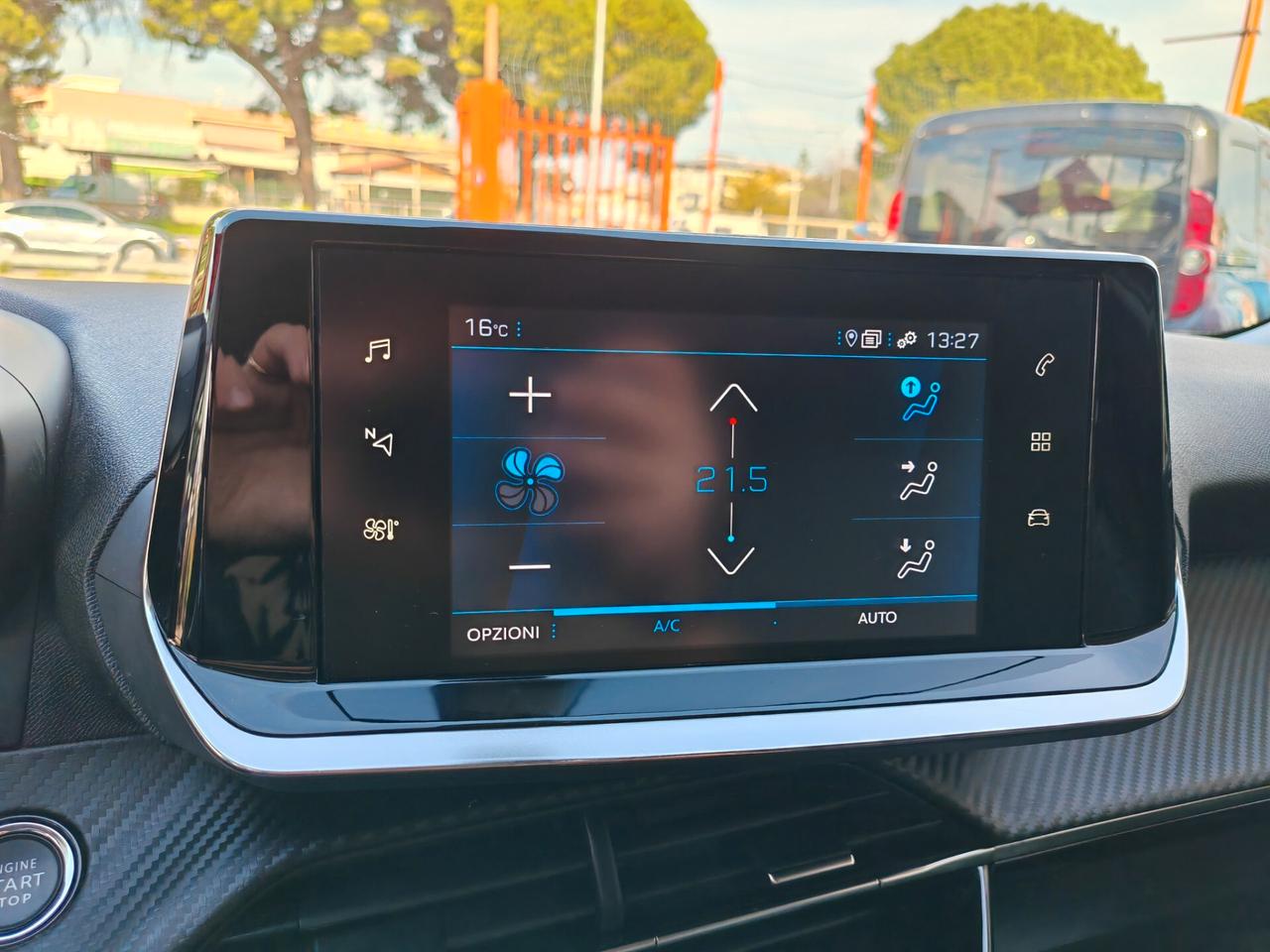 Peugeot 2008 1,5 diesel 12/2021 Cv110