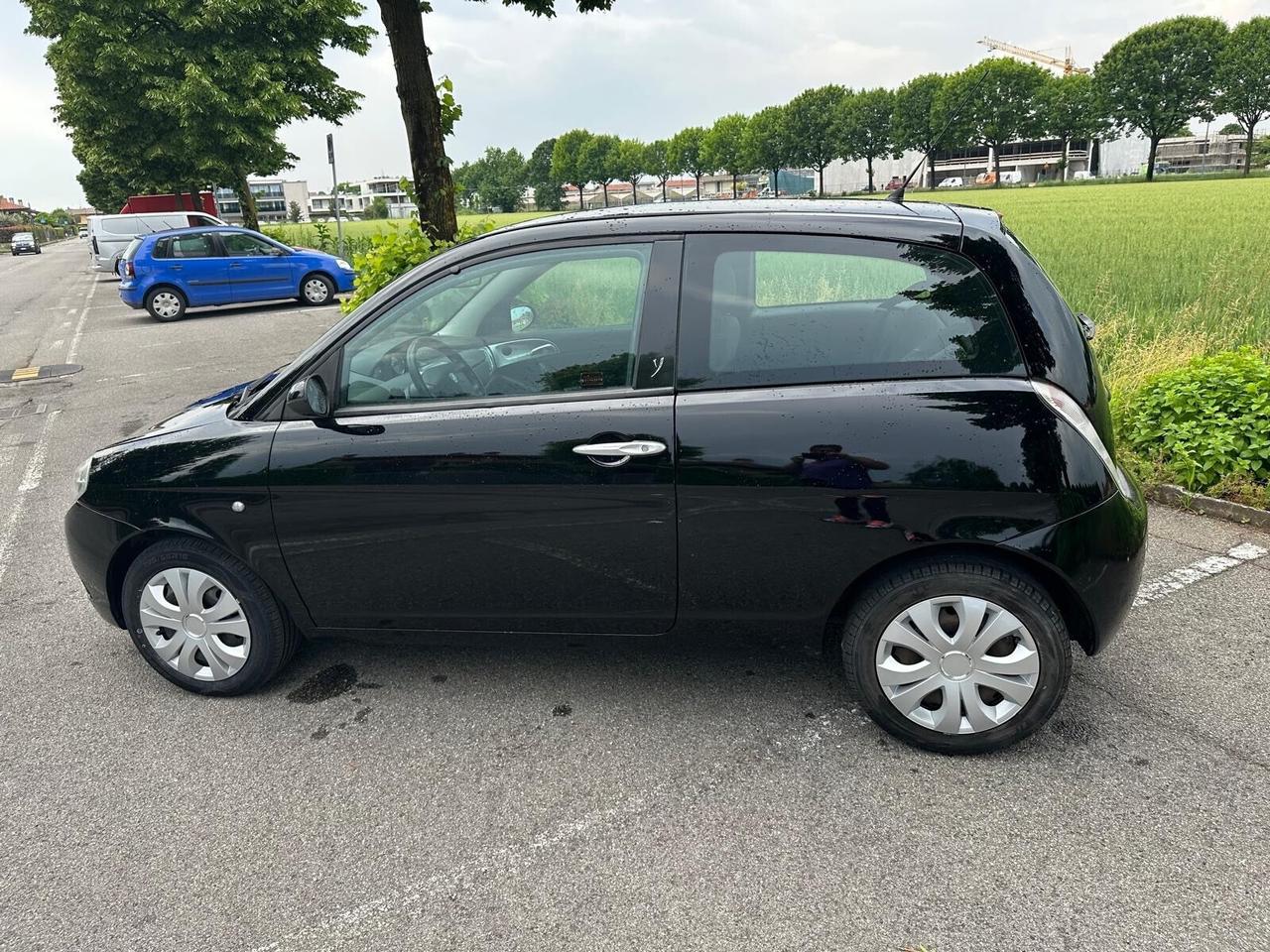 Lancia Ypsilon 1.2 Argento