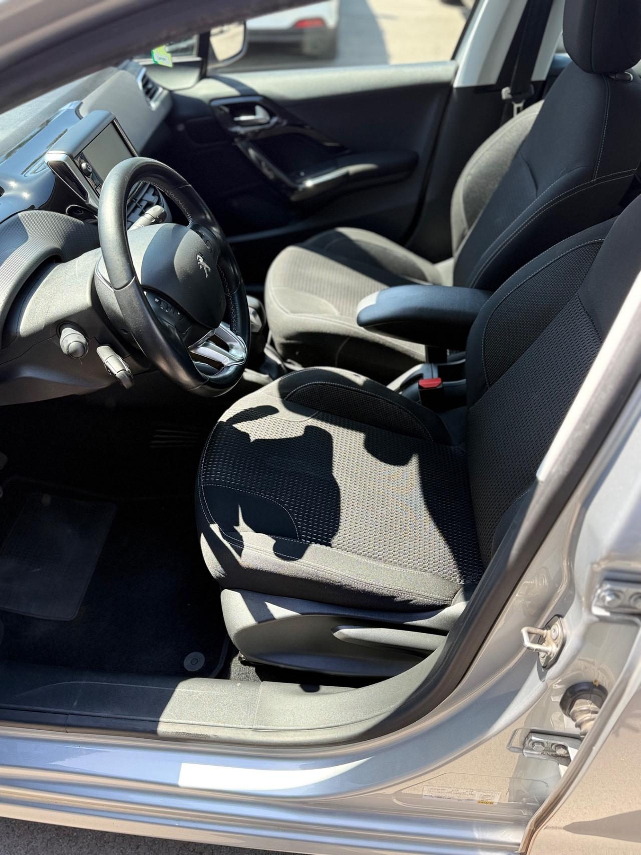Peugeot 208 BlueHDi 100 5 porte Allure