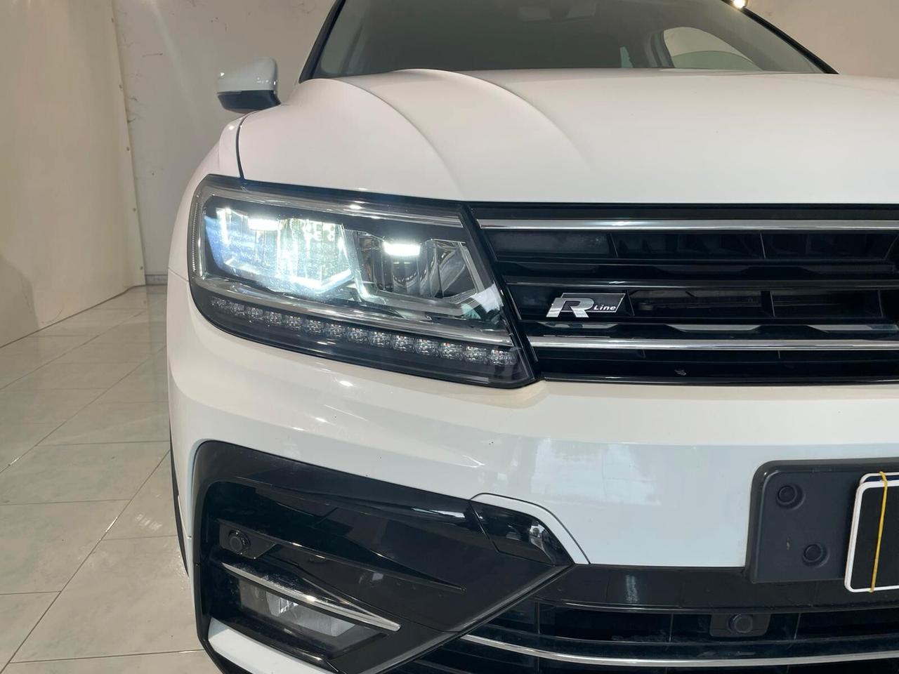 Volkswagen Tiguan R-LINE 2.0 TDI 150CV DSG IVA ESPOSTA